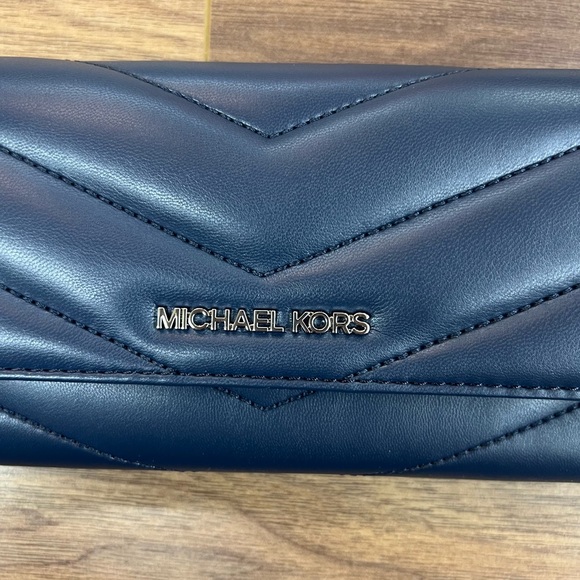 MICHAEL KORS Jet Set Travel Large Navy Blue Chevron Trifold Wallet NWT - Picture 3 of 13